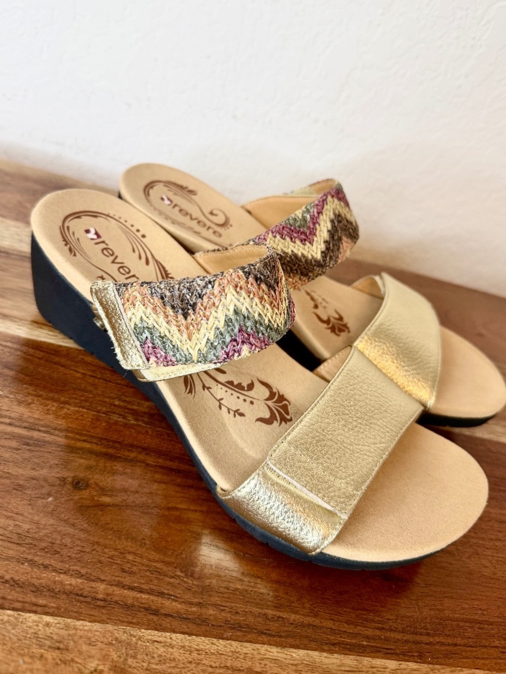 Revere Sorrento Gold Multi-Color Wedge Sandals, NEW Size 8